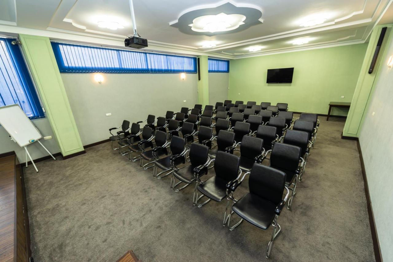 Kirovakan Hotel Vanadzor Exteriér fotografie